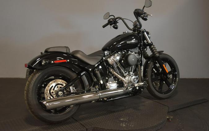 2025 Harley-Davidson Street Bob Vivid Black w/Cast Wheels