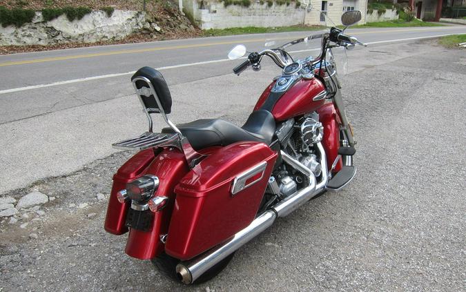 2012 Harley-Davidson® FLD Switchback