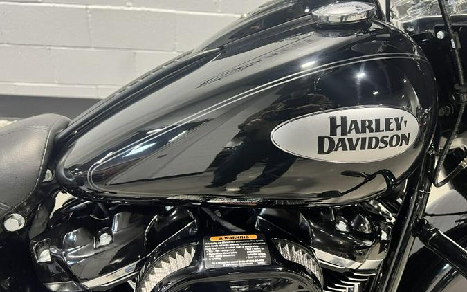 2021 Harley-Davidson® Heritage Classic 114 Vivid Black FLHCS