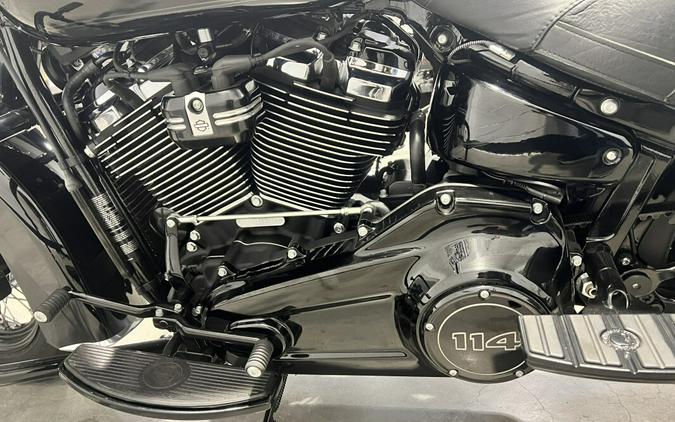 2021 Harley-Davidson® Heritage Classic 114 Vivid Black FLHCS