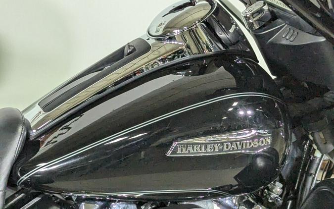 2017 Harley-Davidson Tri Glide Ultra Vivid Black