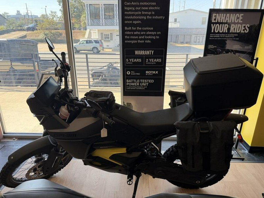 2025 Can-Am® Origin Carbon Black