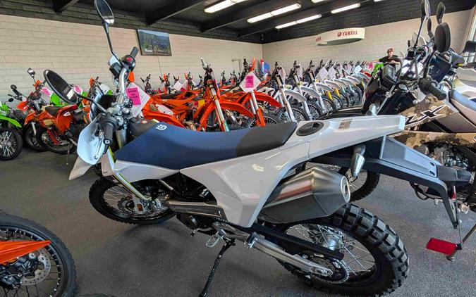 2027 Husqvarna 701 Enduro - 789274