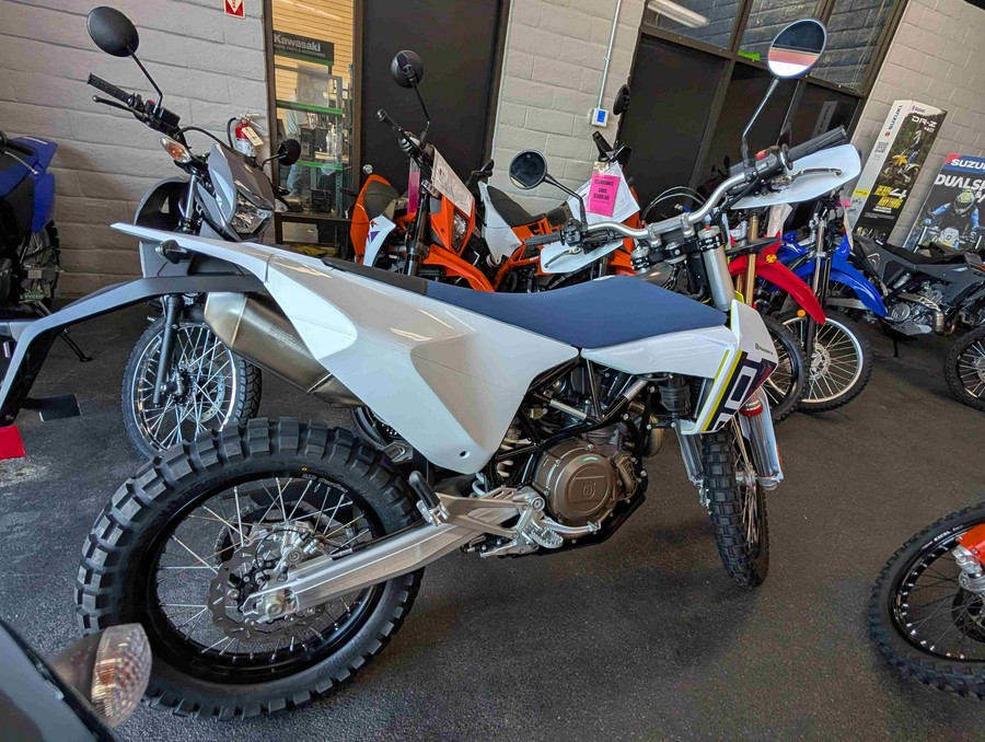 2027 Husqvarna 701 Enduro - 789274