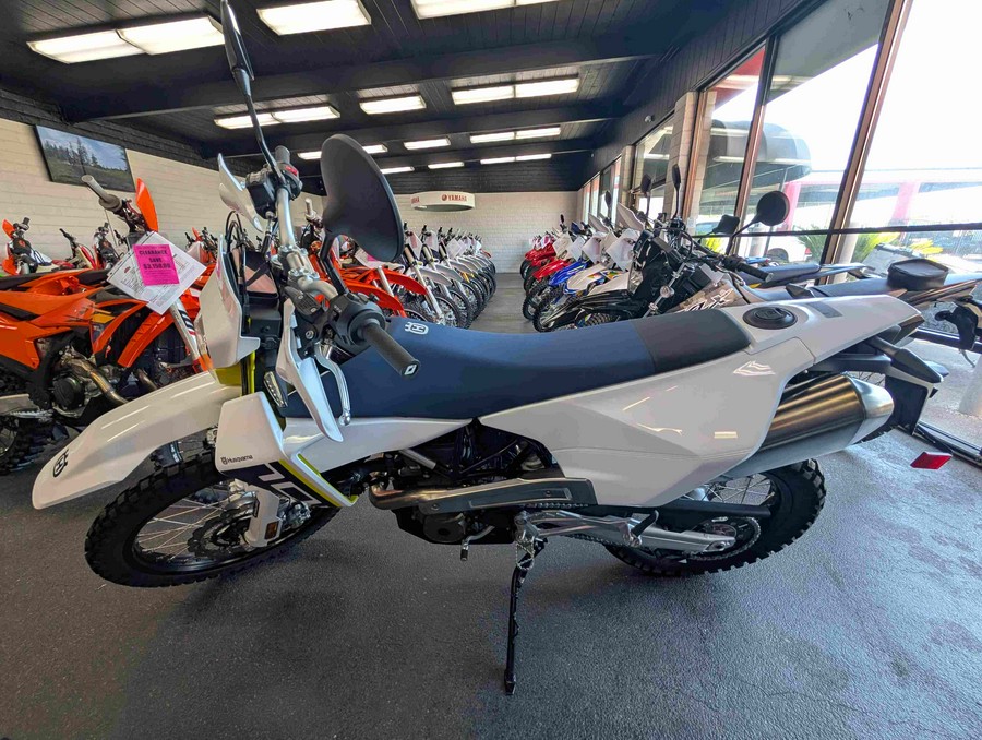 2027 Husqvarna 701 Enduro - 789274