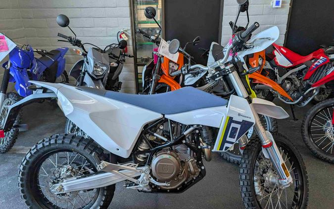 2027 Husqvarna 701 Enduro - 789274