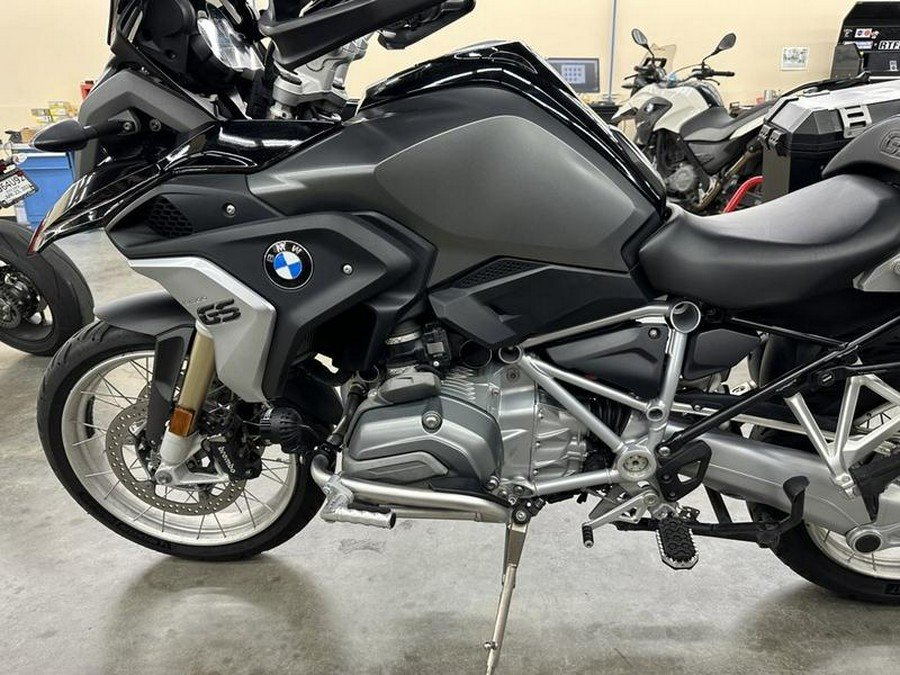 2017 BMW R 1200 GS Premium Black Storm Metallic