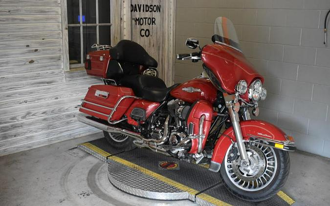 2011 Harley-Davidson® FLHTCU - Ultra Classic® Electra Glide®