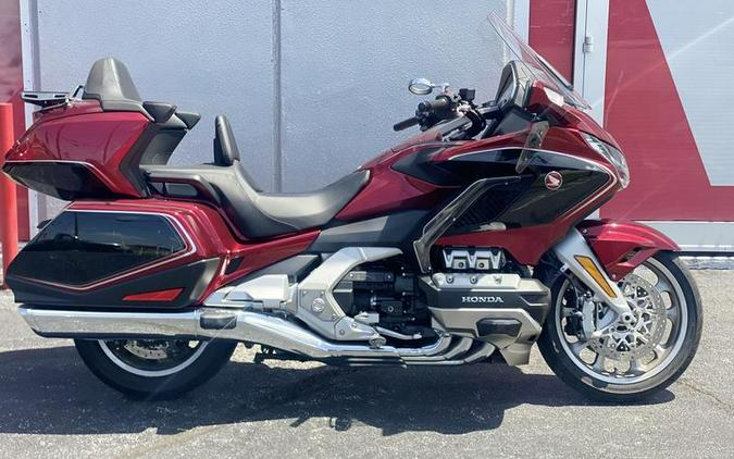 2020 Honda® Gold Wing Tour Automatic DCT Candy Ardent Red/Black