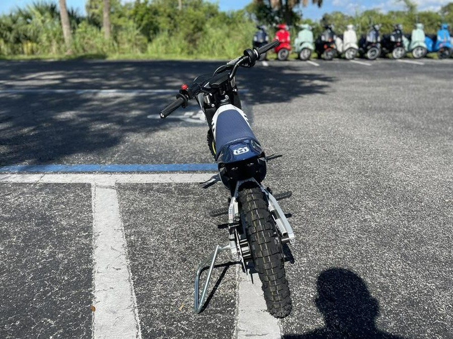 2025 Husqvarna® EE 2