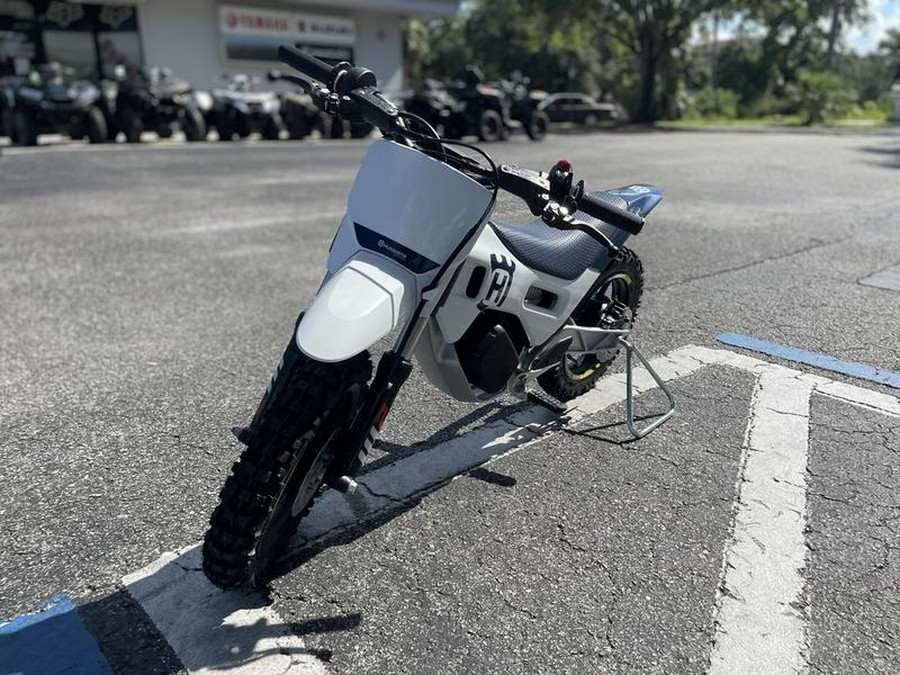 2025 Husqvarna® EE 2