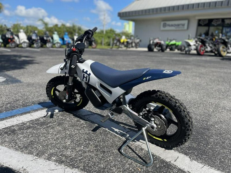 2025 Husqvarna® EE 2