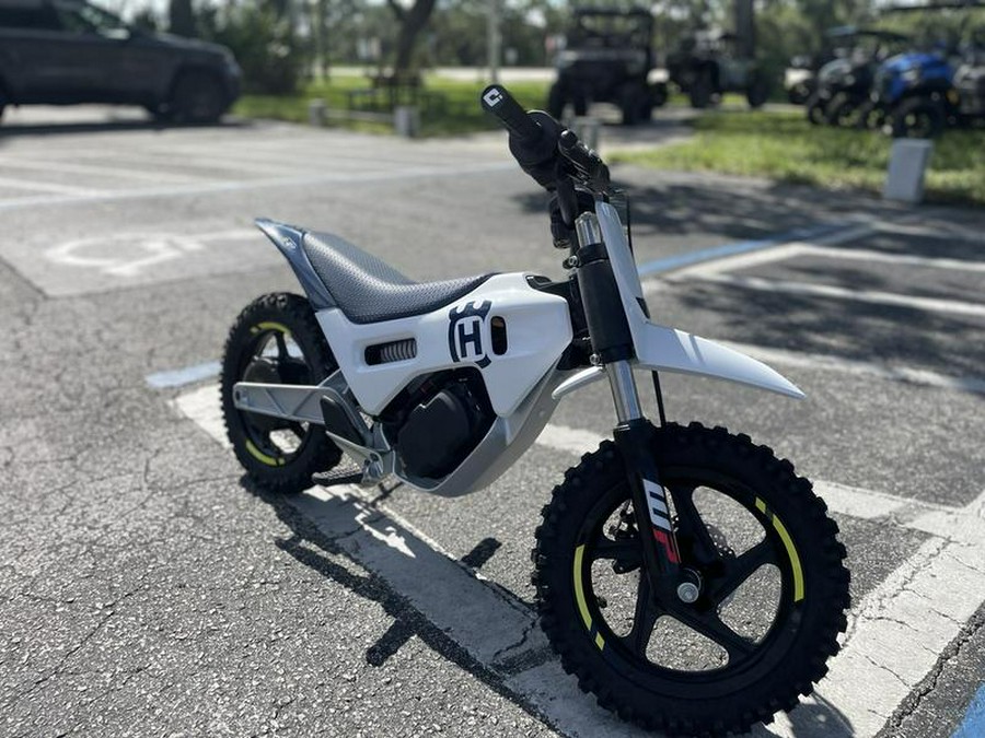 2025 Husqvarna® EE 2