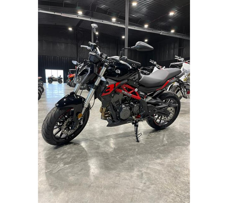 2023 Benelli 302S