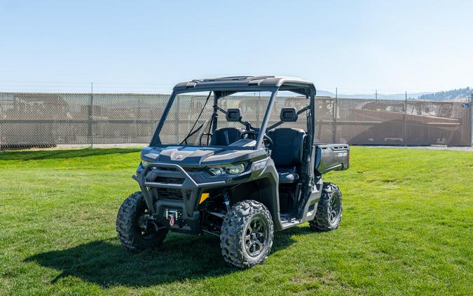 2025 Can-Am™ Defender DPS HD9