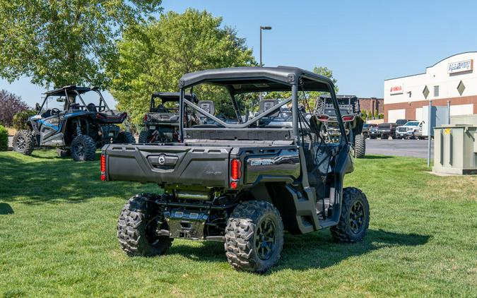 2025 Can-Am™ Defender DPS HD9