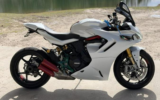 2023 Ducati SuperSport 950 S Arctic White