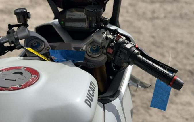 2023 Ducati SuperSport 950 S Arctic White