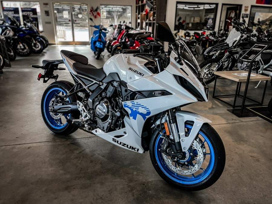 2026 SUZUKI GSX-8R
