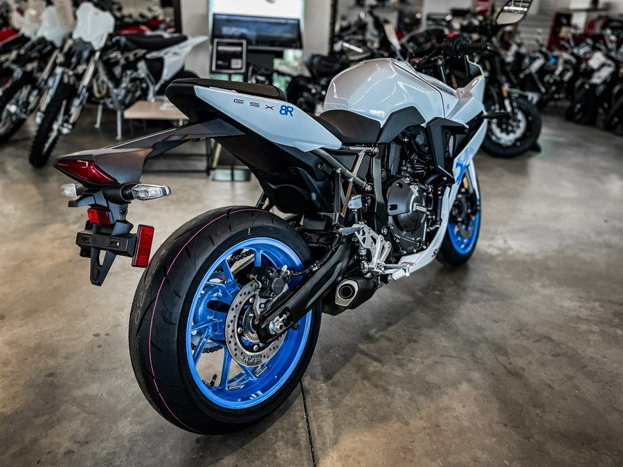 2026 SUZUKI GSX-8R