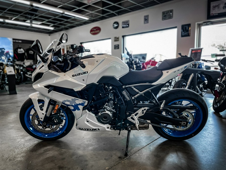 2026 SUZUKI GSX-8R