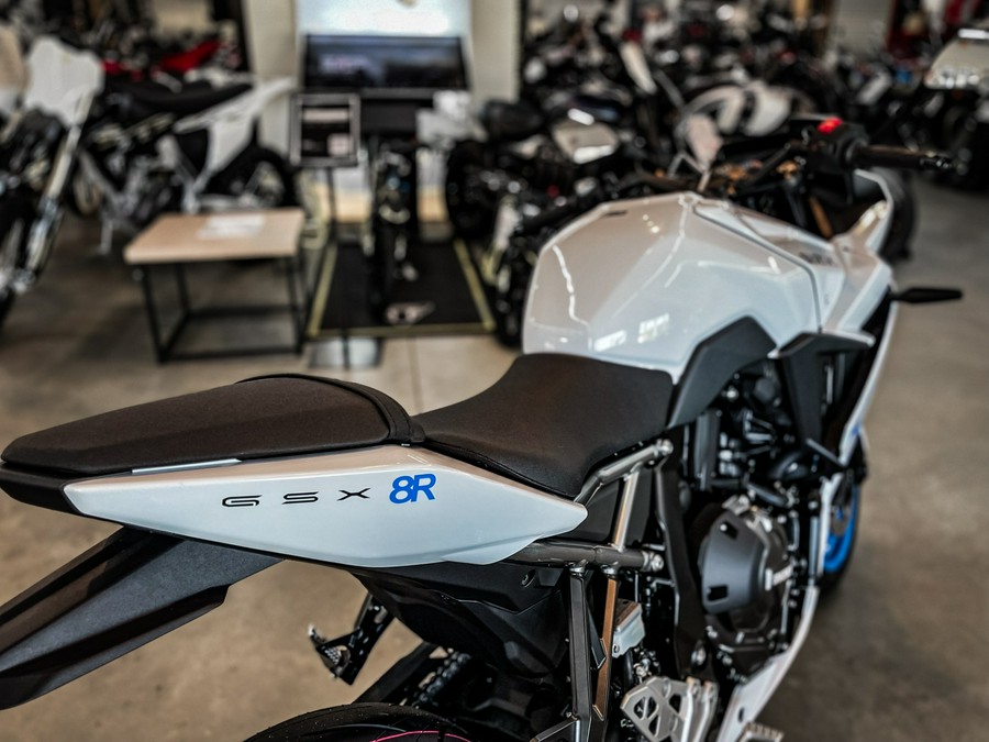 2026 SUZUKI GSX-8R