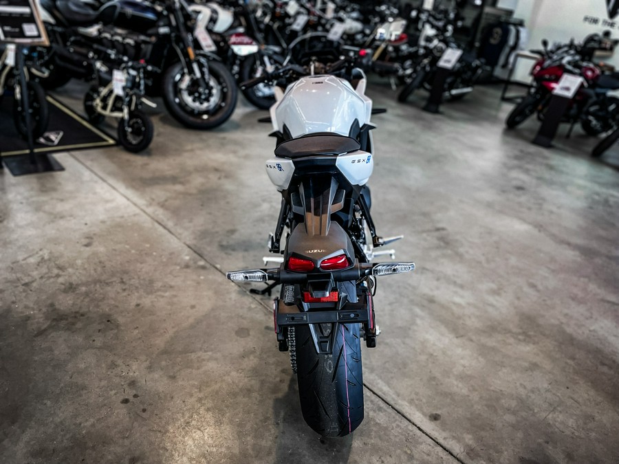 2026 SUZUKI GSX-8R