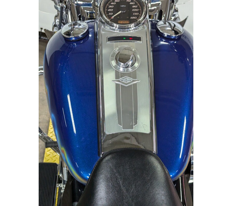 2014 Harley-Davidson Road King Custom Blue Flames