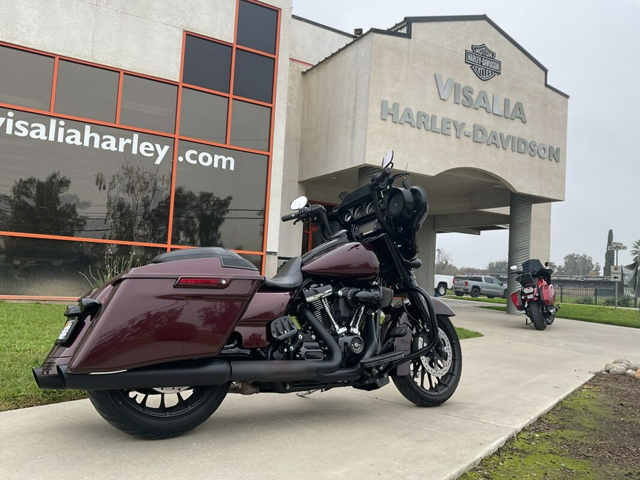 FLHXS 2018 Street Glide® Special