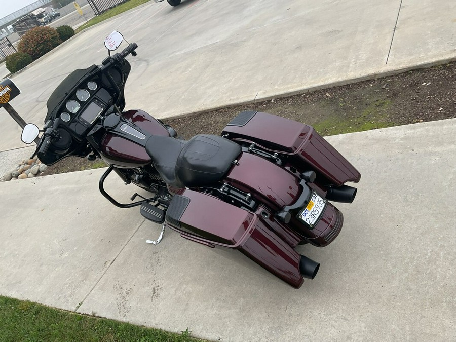 FLHXS 2018 Street Glide® Special