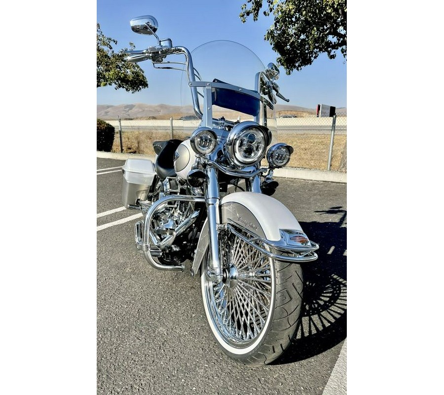 2009 Harley-Davidson® FLSTC - Heritage Softail®