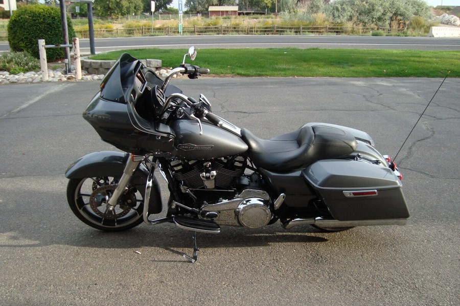 2021 Harley-Davidson® Road Glide® Gauntlet Gray Metallic