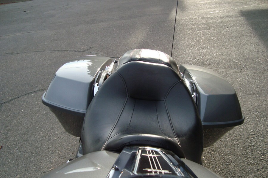 2021 Harley-Davidson® Road Glide® Gauntlet Gray Metallic