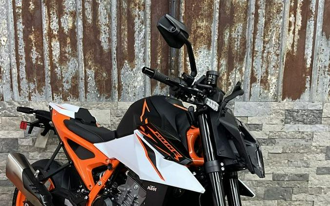 2026 KTM 990 Duke R
