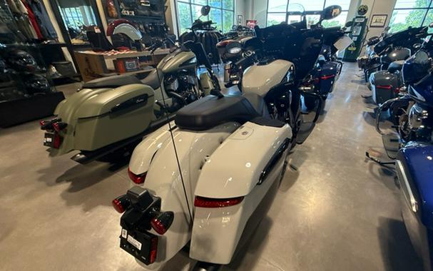 2026 Indian CHALLENGER DARK HORSE 112 & AUDIO PKG