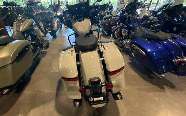 2026 Indian CHALLENGER DARK HORSE 112 & AUDIO PKG
