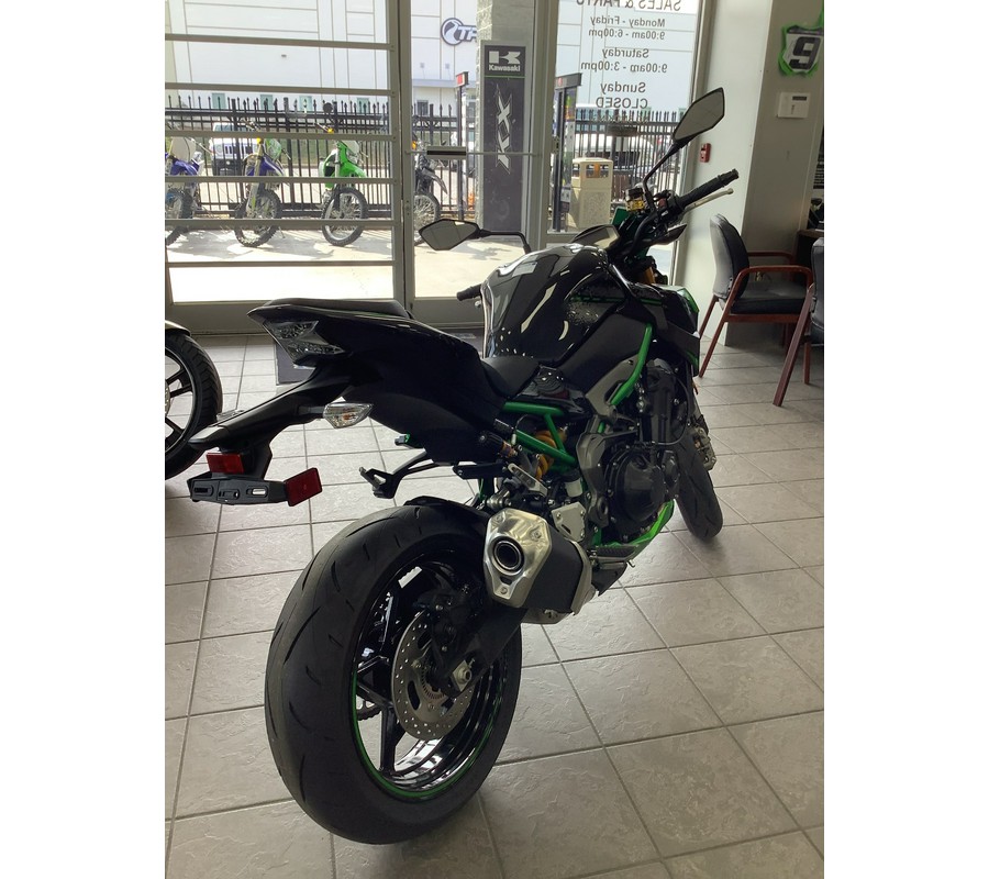 2024 Kawasaki Z900 SE ABS