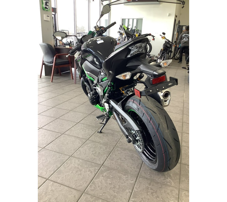 2024 Kawasaki Z900 SE ABS