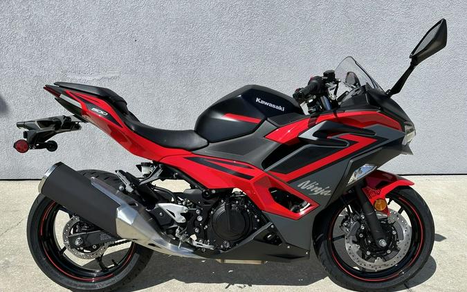 2024 Kawasaki Ninja® 500 ABS Passion Red/Metallic Flat Spark Black