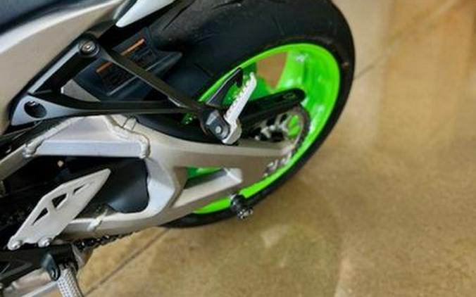 2024 Kawasaki Ninja® ZX™-10R 40th Anniversary Edition ABS