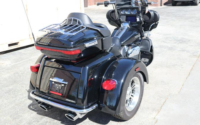 2021 Harley-Davidson Tri Glide Ultra Vivid Black
