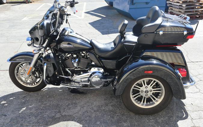 2021 Harley-Davidson Tri Glide Ultra Vivid Black
