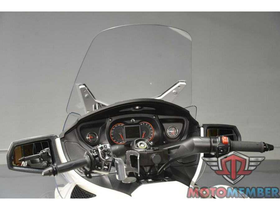 2014 Can-Am SPYDER RT S