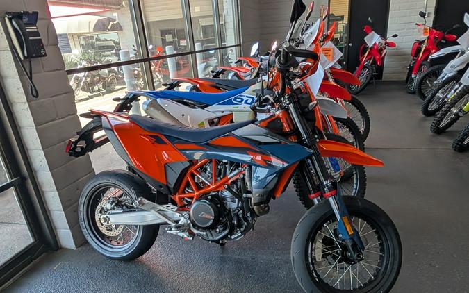2026 KTM 690 SMC R - 789734