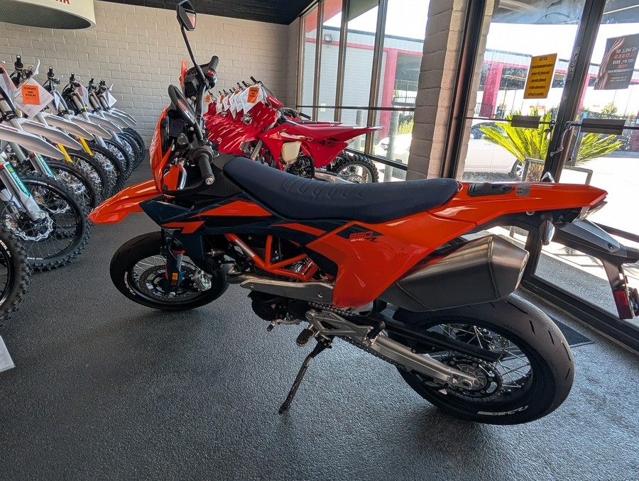 2026 KTM 690 SMC R - 789734
