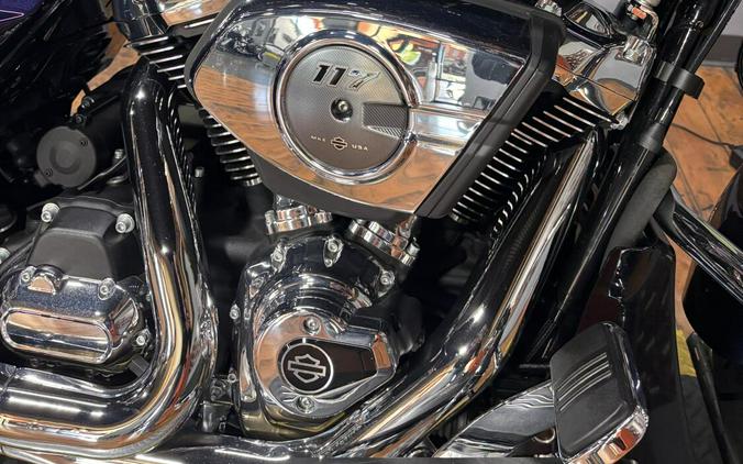 2025 Harley-Davidson Street Glide MYSTIC SHIFT/CHROME TRIM