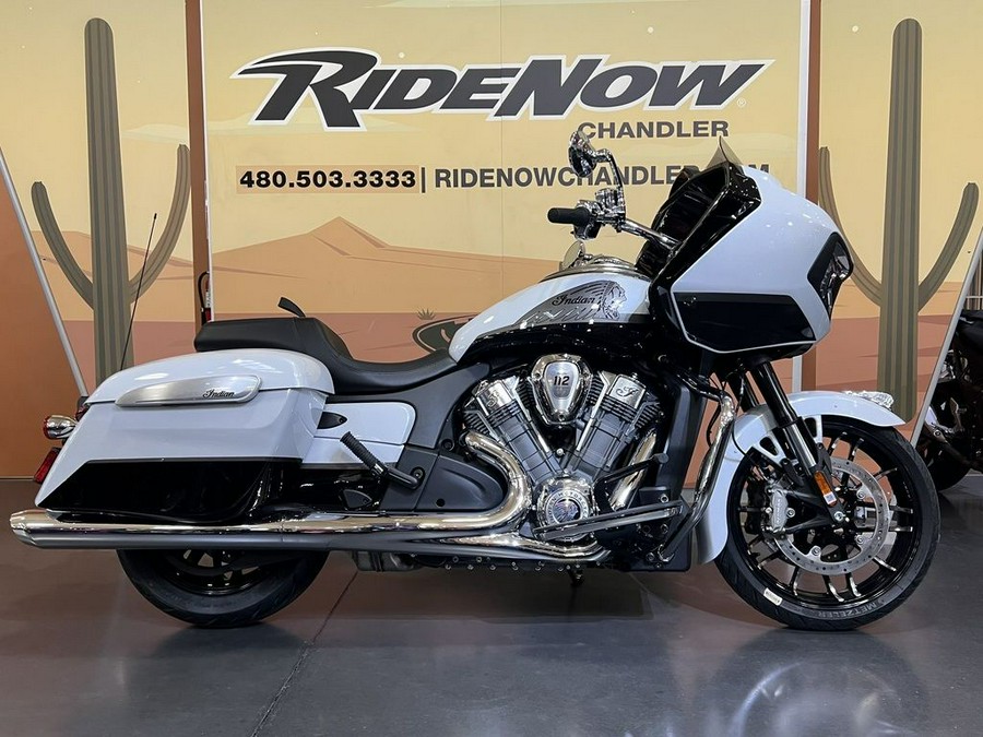2025 Indian Motorcycle® Challenger® Limited 112 Ghost White Metallic with Black Metallic