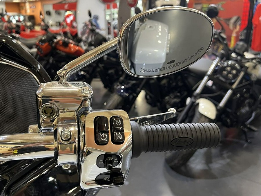 2025 Indian Motorcycle® Challenger® Limited 112 Ghost White Metallic with Black Metallic