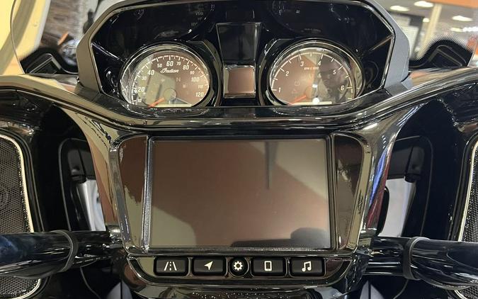 2025 Indian Motorcycle® Challenger® Limited 112 Ghost White Metallic with Black Metallic