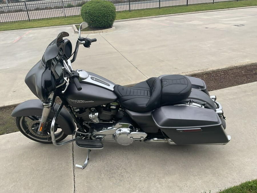 FLHXS 2017 Street Glide® Special